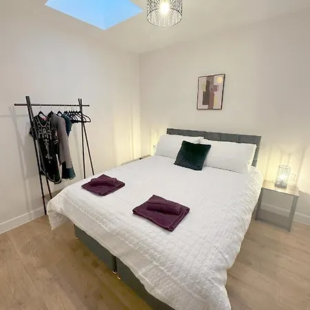 Chic And Airy Apartment Royal Tunbridge Wells Exterior photo