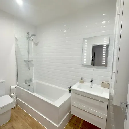 Chic And Airy Apartment Royal Tunbridge Wells Exterior photo